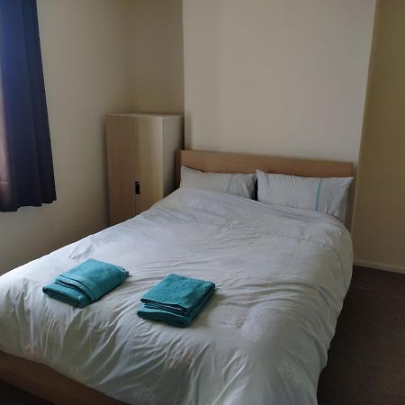 Self Catering 2 Bedroom Flat, Frequent Buses, 1-Minute Walk To Bus Stop, 20 Minutes To City Center Εδιμβούργο Εξωτερικό φωτογραφία