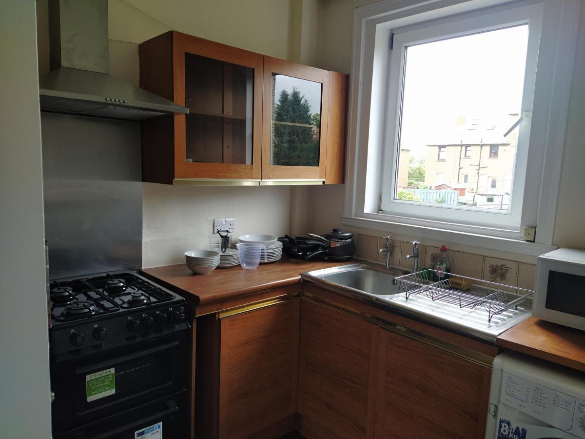 Self Catering 2 Bedroom Flat, Frequent Buses, 1-Minute Walk To Bus Stop, 20 Minutes To City Center Εδιμβούργο Εξωτερικό φωτογραφία
