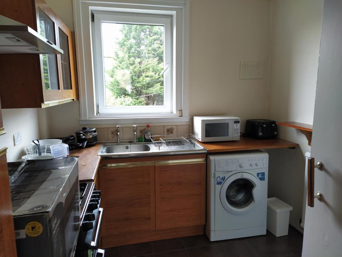 Self Catering 2 Bedroom Flat, Frequent Buses, 1-Minute Walk To Bus Stop, 20 Minutes To City Center Εδιμβούργο Εξωτερικό φωτογραφία