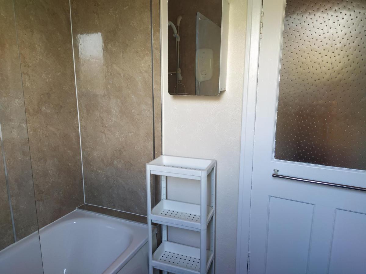Self Catering 2 Bedroom Flat, Frequent Buses, 1-Minute Walk To Bus Stop, 20 Minutes To City Center Εδιμβούργο Εξωτερικό φωτογραφία