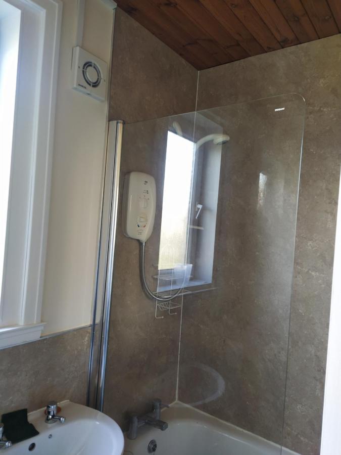 Self Catering 2 Bedroom Flat, Frequent Buses, 1-Minute Walk To Bus Stop, 20 Minutes To City Center Εδιμβούργο Εξωτερικό φωτογραφία