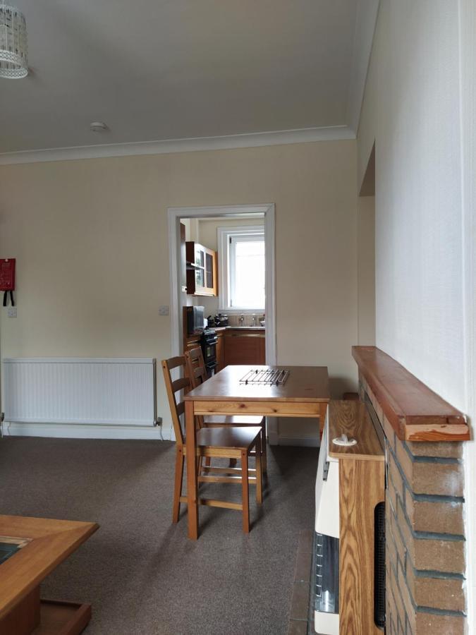 Self Catering 2 Bedroom Flat, Frequent Buses, 1-Minute Walk To Bus Stop, 20 Minutes To City Center Εδιμβούργο Εξωτερικό φωτογραφία