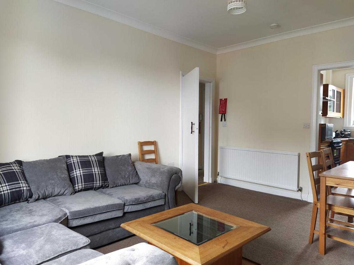 Self Catering 2 Bedroom Flat, Frequent Buses, 1-Minute Walk To Bus Stop, 20 Minutes To City Center Εδιμβούργο Εξωτερικό φωτογραφία